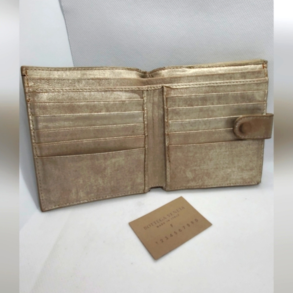 BOTTEGA VENETA Hobo Leather Wallet by fold- cc/coin compartment- silver metallic